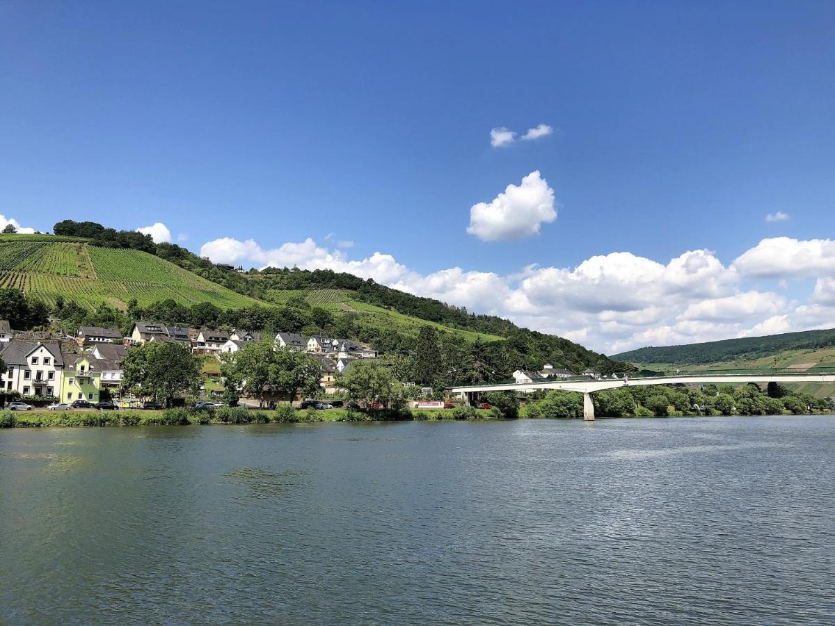 Ferienhaus Moselpromenade Zell an der Mosel Exterior foto
